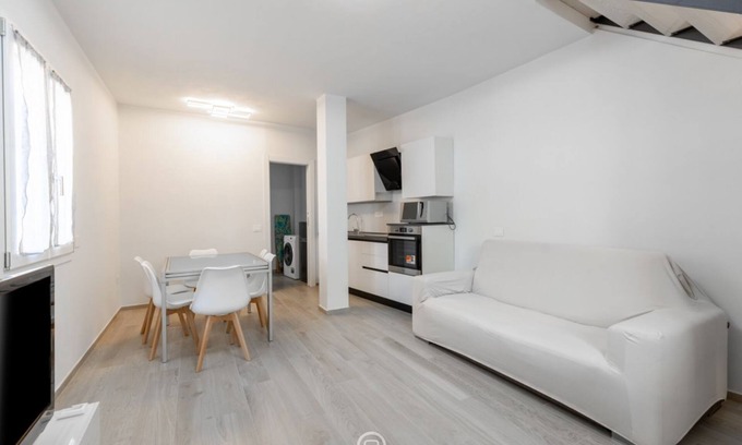 Oristano Historic Centre Apartment | White Magnolia Apartment