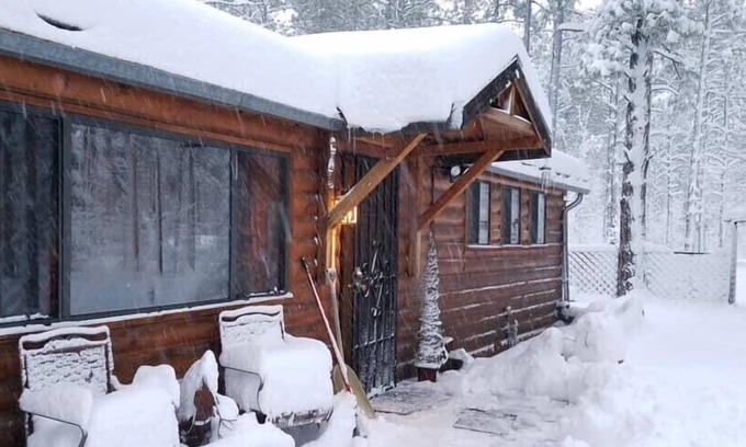 Pinetop-Lakeside Cabin | White Mountain Getaway! Escape the heat! Centrally located in Town
