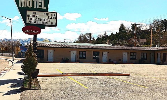 Ely Hotel | White Pine Motel