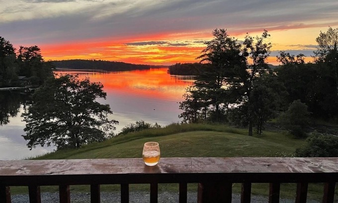 Sioux Narrows Nestor Falls Cabin | White Pine Retreat - Main Lodge, Fab Sunsets, Totally Refurnished - Sleeps 11