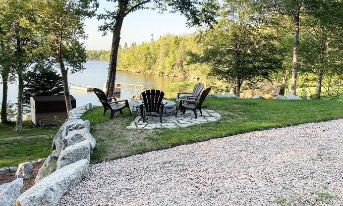 Bayside House | White's Lake Nova Scotia Retreat "4brm+gamesroom+gym+kayaking+wifi"