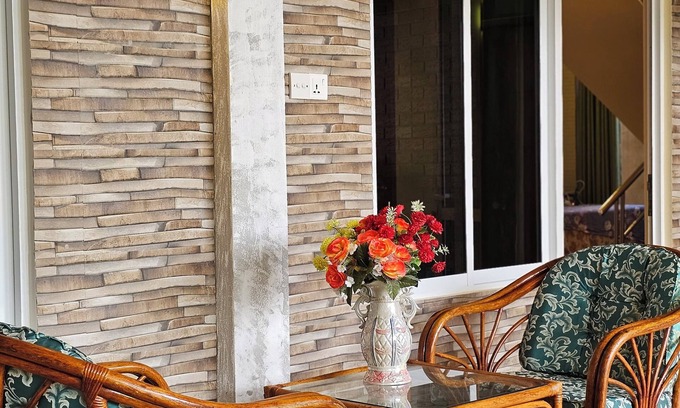 Maamigili House | White Sand Inn