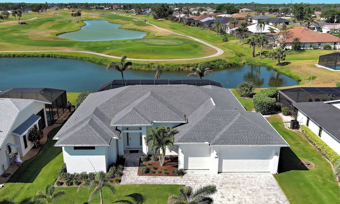 Pebble Beach House | White Sands | Lakefront | Golf Course View | Pool | Spa