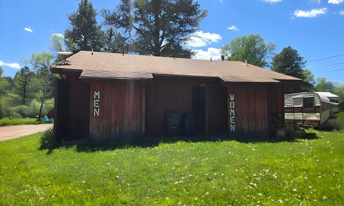 Saddlestring House | White Shasta, Rustic White Shasta RV