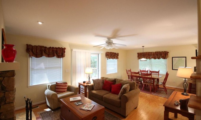 Brevard House | White Squirrel`s Nest