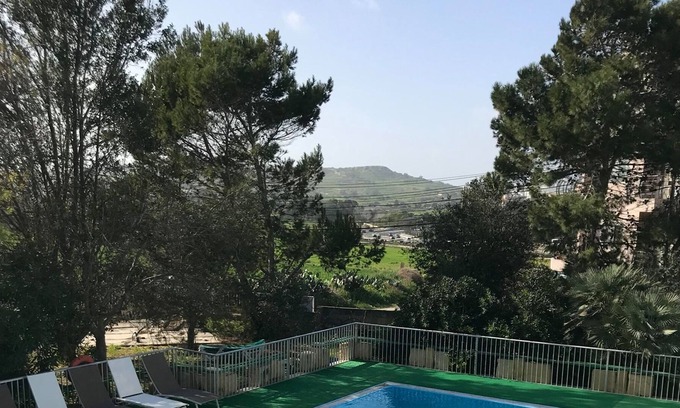 Naxxar House | White Star