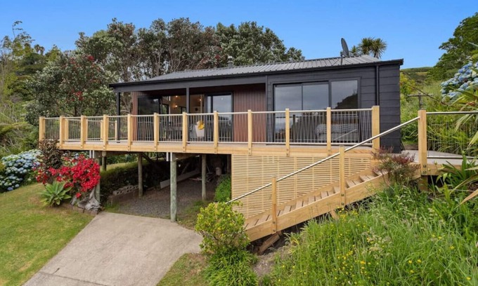 Waiotahi House | White Tui - Ohiwa Beach Bach