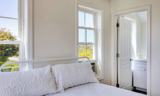 Block Island House | Whitestone Cottage: Pet-Friendly Nightly House Rental on Block Island