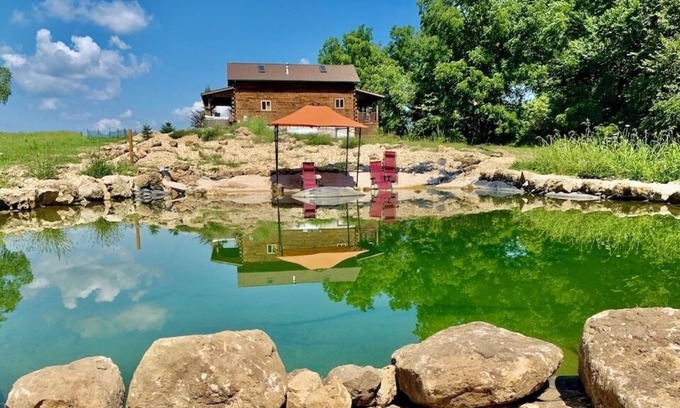 Waterville Cabin | Whitetail Ridge Cabin with Swimming Pond & Hot Tub Jacuzzi