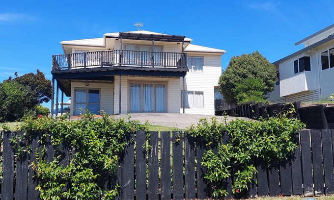 Whitianga House | Whitianga Sea Views. A beautiful house offering the ultimate in coastal views.