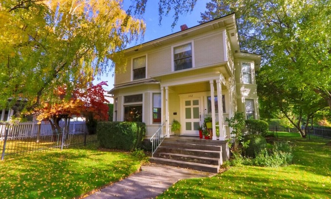 Walla Walla House | Whitman House · Classic 1902 Craftsman Beauty