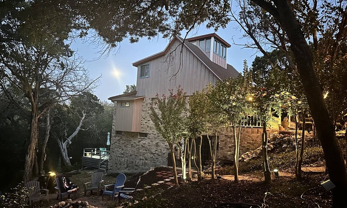 Lake Whitney House | Whitney MOONTOWER TOO in Hill County, Texas Near Lake Whitney 5 bedroom, 3 bathn