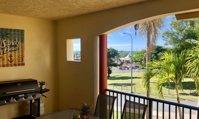 Airlie Beach Apartment | Whitsunday Views | Couples or Families | Great location.