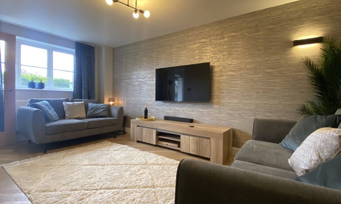 Rocester Cottage | Whittaker Mews Near Alton Towers