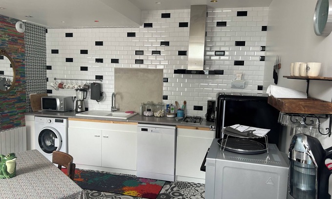 Baud Apartment | Whole apartment, close to all amenities