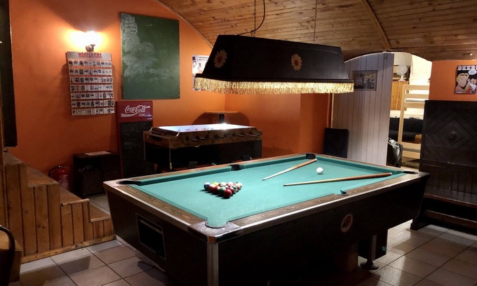 Kerepesdulo Apartment | Whole basement former pub 4 stag do