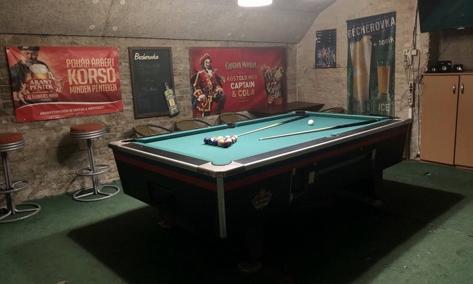 Ferencvaros Apartment | Whole basement former pub2 for stag do/10person