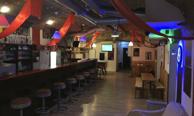 Palace District Apartment | Whole basement pub1 for stag do/30person