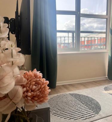 Lincoln Apartment | Whole Flat - Free Parking - Cathedral & Canal View
