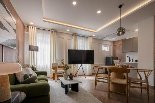 Bangkok Central Business District Apartment | Whole Floor Penthouse, 3 Bedroom 3 Bath, Next to Metro Station