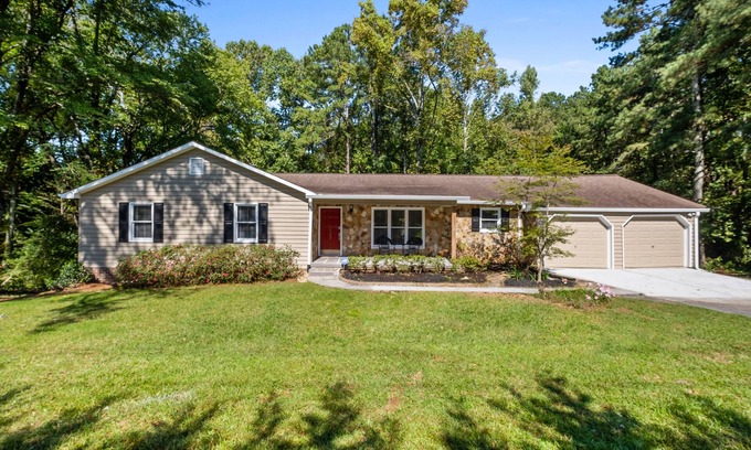 Clarkdale House | WHOLE Home with BASEMENT on 3 Acres