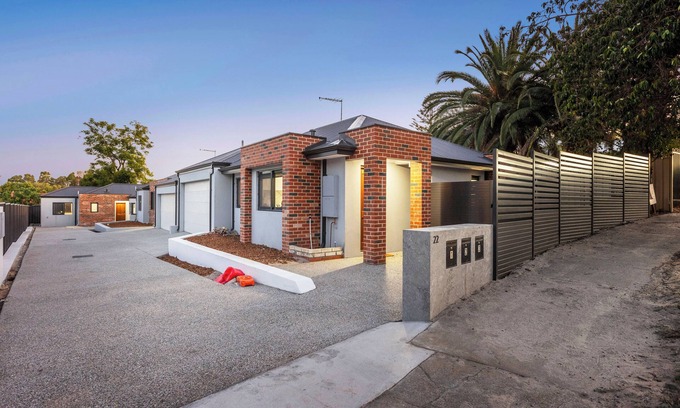 Bentley House | Whole House | 3 bedroom & 2 bathroom | Premium Getaway | For Up to 4 People