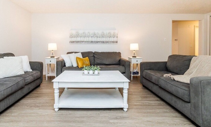 Logan House | Whole house! Comfy beds, double living rooms each with its own TV, sleeps 10, Close to everything!