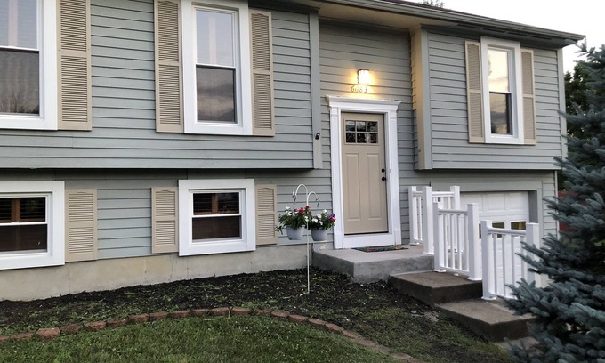 Mason House | Whole house getaway! Relax- you’re close to everything!