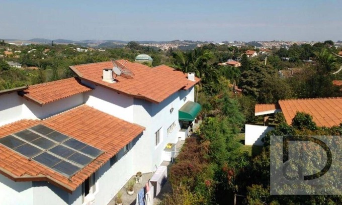 Vinhedo House | Whole house in gated community