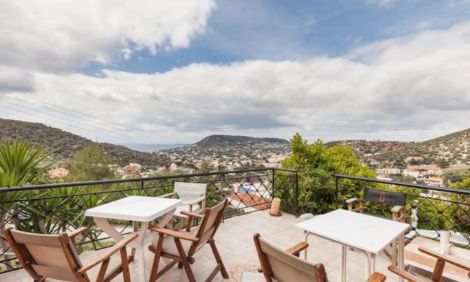 Kalyvia Thorikou House | WHOLE HOUSE NEAR THE BEACH WITH AMAZING VIEW