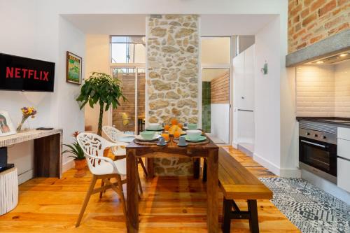 Alto do Pina Apartment | WHome Casa Alcazar Perfect spot w/private Patio
