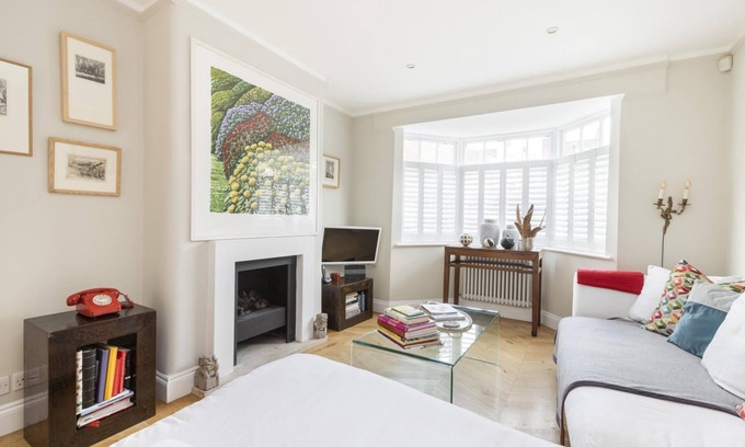Campden House | Whoops-a-Daisy 3 bedroom in Notting Hill