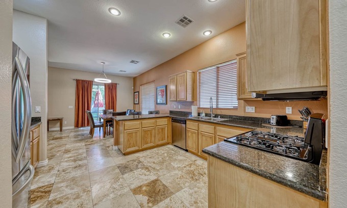 Silverado Ranch House | Why stay in the confinement of a hotel,when you can stay in this Las Vegas oasis