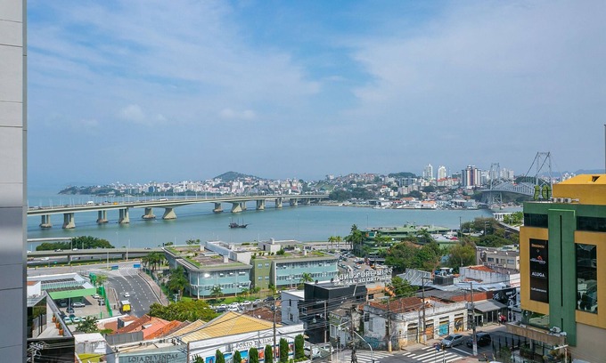 Centro Apartment | WI-FI 500mb | SEA and Bridge Views #CA51