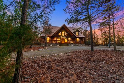 Hochatown House | Wide Glide Lodge - In-home Movie Room, Hot Tub and Large 1-acre property with Playset