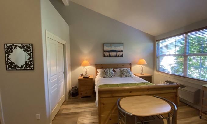 Bend Condo | Widgi Creek 1 Bdrm. Condo - So close to biking trails, Mt Bachelor & Bend!