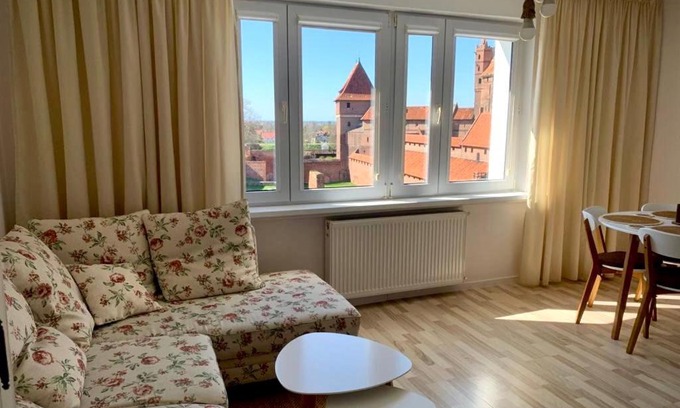 Malbork Apartment | Widok Zamku o poranku