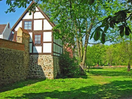 Neubrandenburg House | Wiekhaus 49
