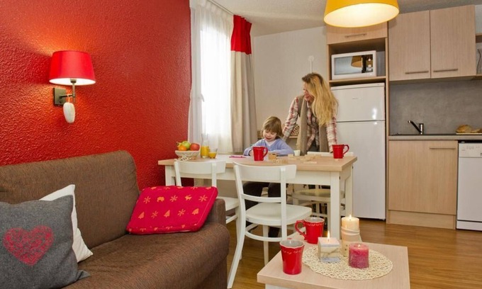 Montchavin Apartment | Wifi, 100m from resort center, parking, tv, ski locker, 30m², Montchavin La Plagne