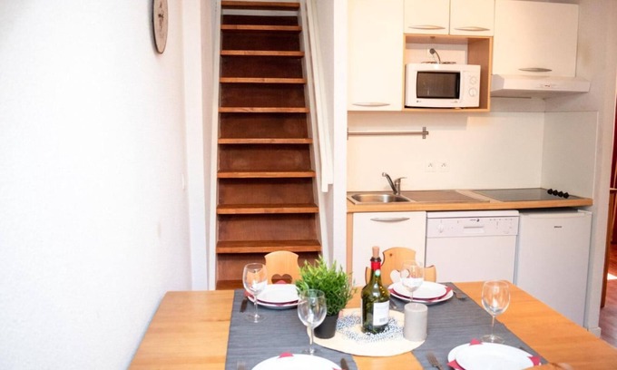 Vignec Apartment | Wifi, 1st floor, swimming pool, balcony, tv, ski locker, 45m², Saint Lary Soulan