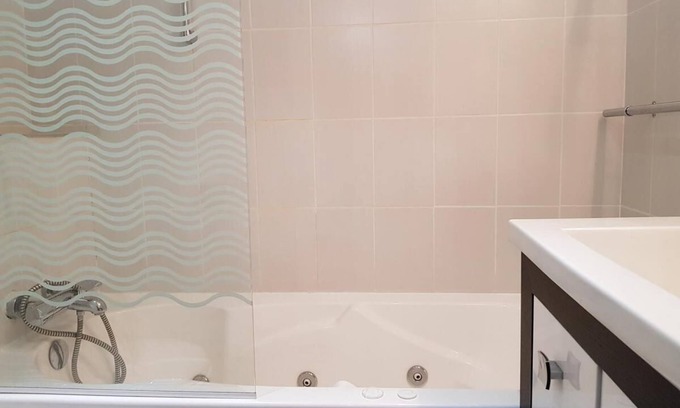 Arc-2000 Apartment | Wifi, 200m from resort center, 10th floor, tv, 44m², Les Arcs