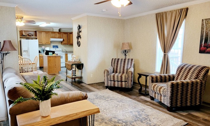 Henrico House | WiFi & Dog Friendly ~ Lake Gaston