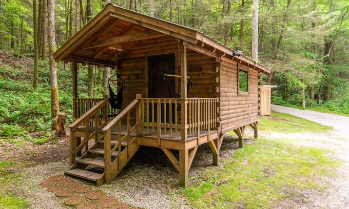 Campton Cabin | WiFi & Waterfront - Cozy Creek - Minimalist Camper's Cabin in Red River Gorge, Kentucky!
