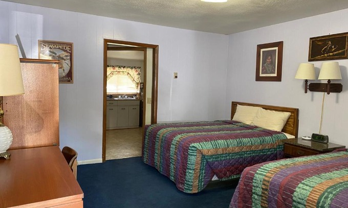 Cody Hotel | Wigwam Motel