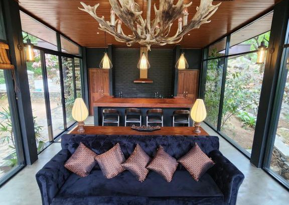 Hildummulla Villa | Wild Cassia