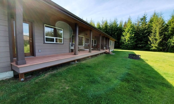 Forks House | "Wild Duc Lodge" family friendly and very private venue on the Olympic Peninsula