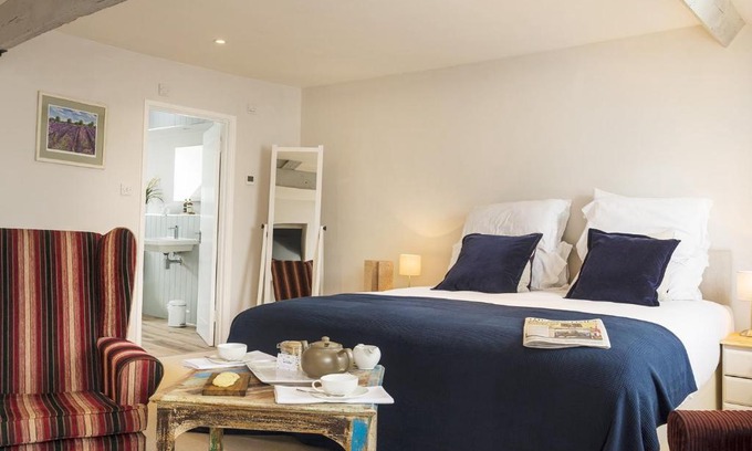 Nailsworth Hotel | Wild Garlic Rooms
