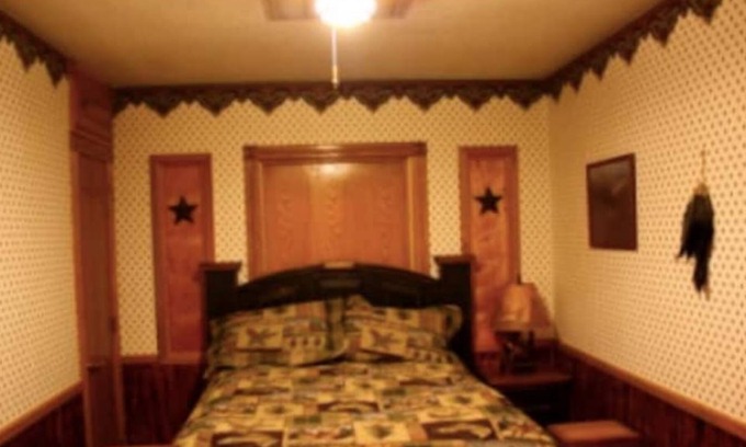 Stillwater House | Wild Turkey Lodge