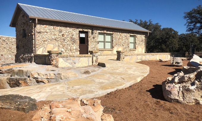 San Saba House | Wildebeest Guesthouse on the 5 J Ranch