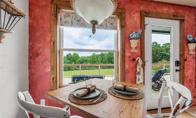 Mentone Cottage | Wilderness Country Inn: Italy